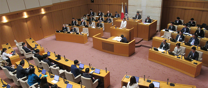 港区議会定例会の様子
